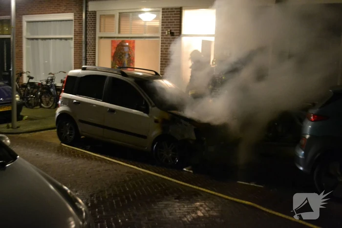 Auto verwoest door brand