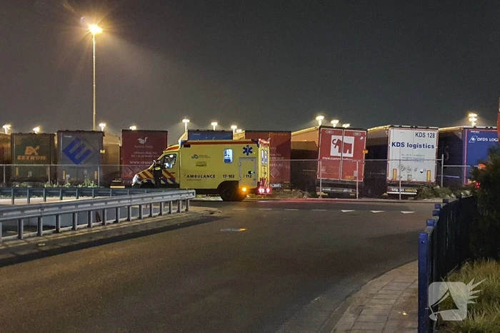 Bak met inhoud vliegt in brand bij KFC