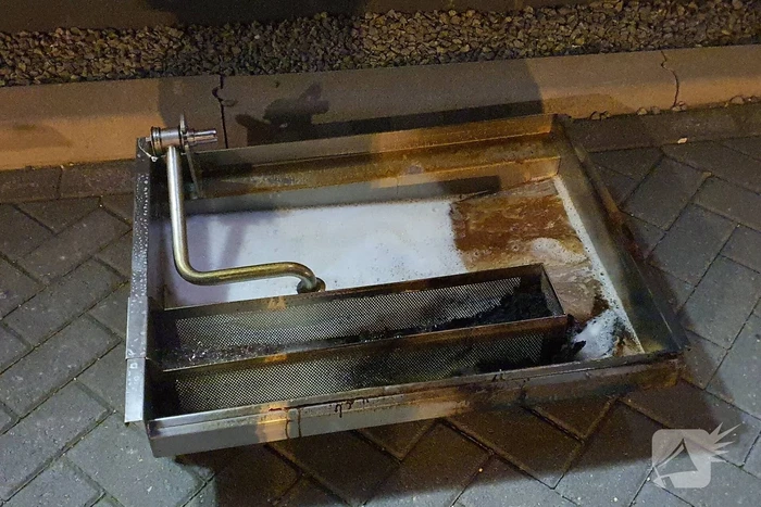 Bak met inhoud vliegt in brand bij KFC