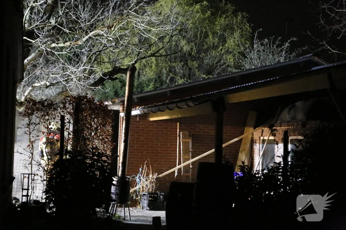 Flinke rookontwikkeling bij brand in schuur
