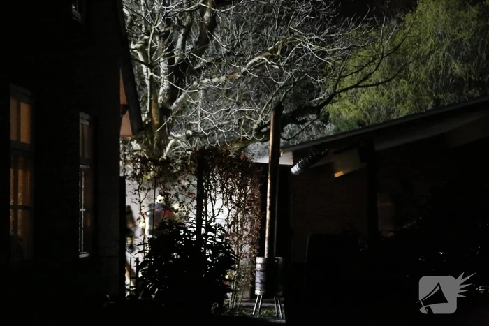 Flinke rookontwikkeling bij brand in schuur