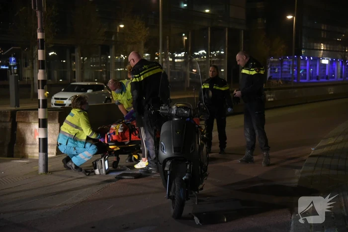 Scooterrijdster raakt zwaargewond bij eenzijdig ongeval