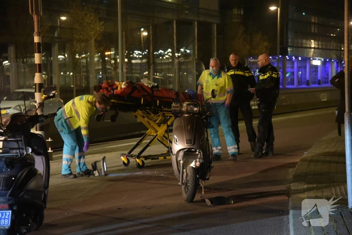 Scooterrijdster raakt zwaargewond bij eenzijdig ongeval