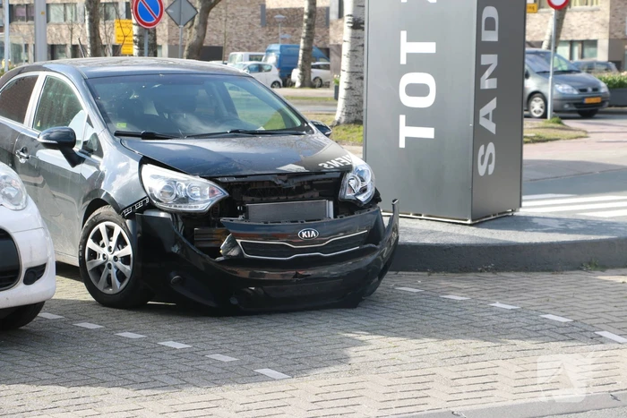 Motorrijder gewond na botsing met auto