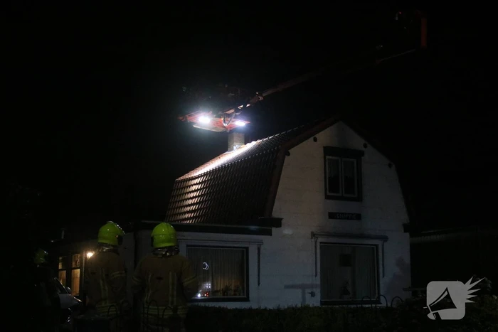Vonkenregen bij schoorsteenbrand