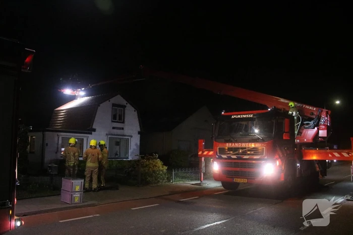 Vonkenregen bij schoorsteenbrand
