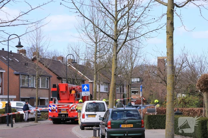 Deel van dakkapel losgewaaid