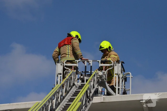 Dakplaten laten los door harde windstoten