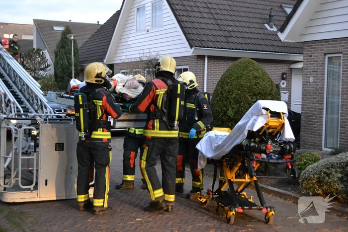 Brandweer komt te hulp bij afhijsing coronapatient