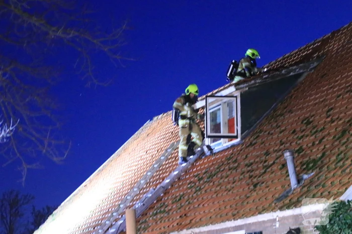 Dakkapel woonboerderij in brand