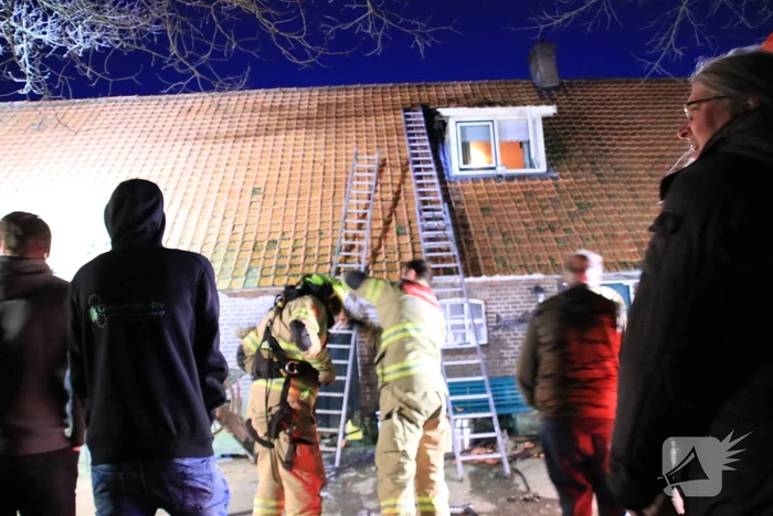 Dakkapel woonboerderij in brand