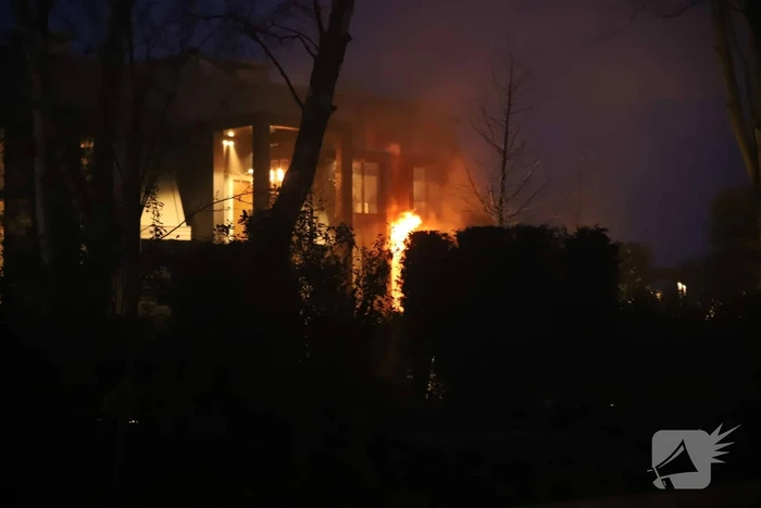 Uitslaande brand in nieuwbouw woning