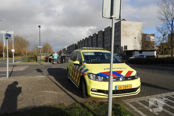 Aanrijding tussen bestelscooter en personenauto