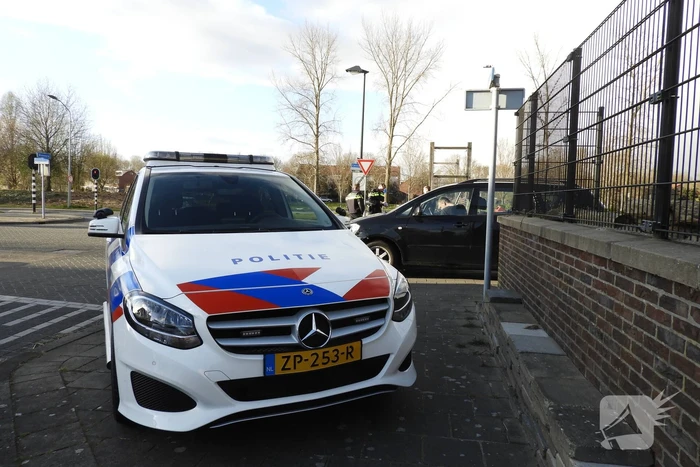 Aanrijding tussen bestelscooter en personenauto