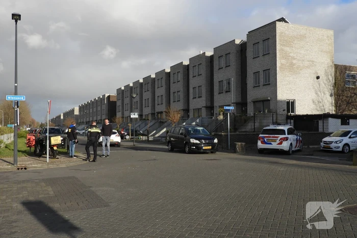 Aanrijding tussen bestelscooter en personenauto