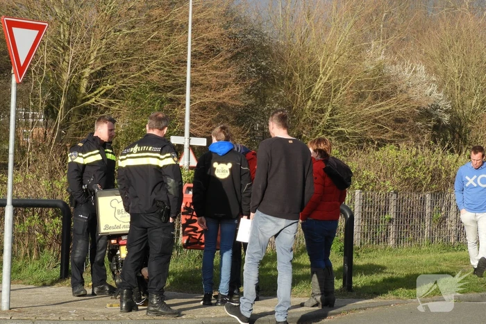 Aanrijding tussen bestelscooter en personenauto