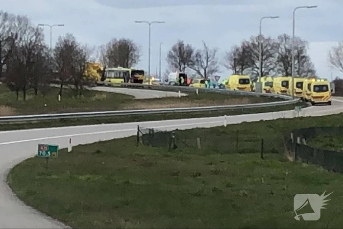 IC-ambulancebus met coronapatiënten strandt