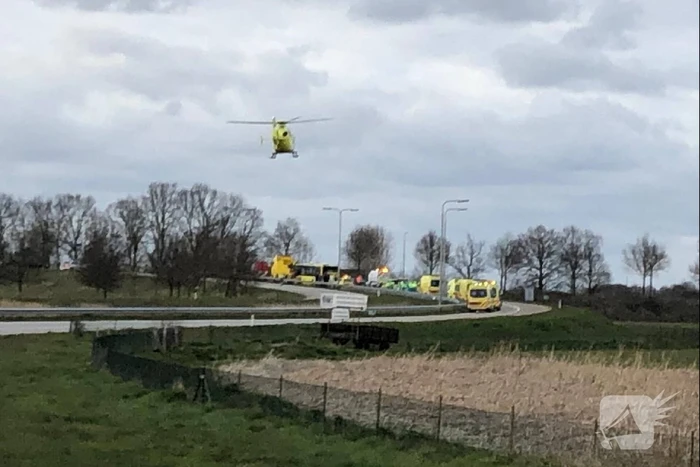 IC-ambulancebus met coronapatiënten strandt
