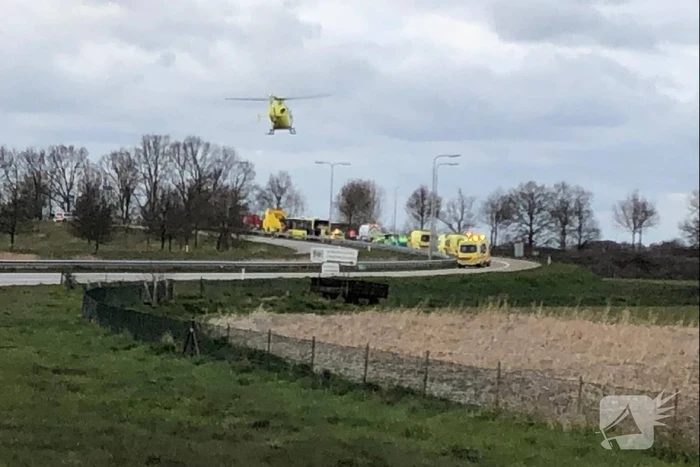 IC-ambulancebus met coronapatiënten strandt