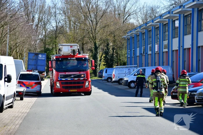 Brandweer doet onderzoek naar mogelijke brand