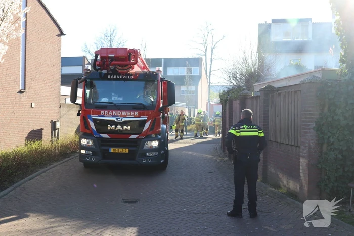Veel rook bij schoorsteenbrand