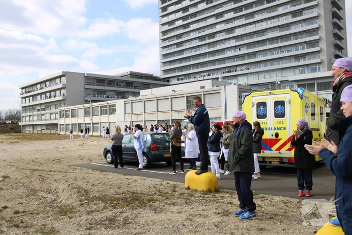Applaus voor zorgpersoneel AKO Heerlen Zuyderland Ziekenhuis