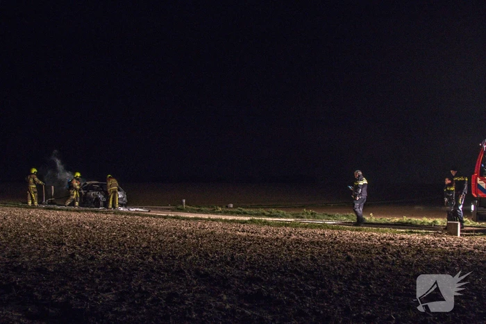 Auto gaat in vlammen op