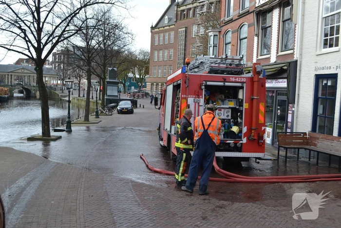 Sprinklerinstallatie oude Hudson Bay gebouw gaat af