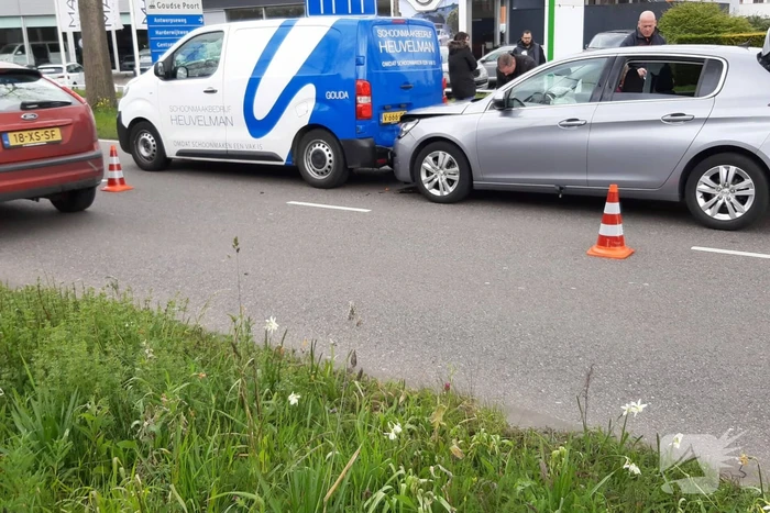 Kinderen gewond bij kop-staart aanrijding