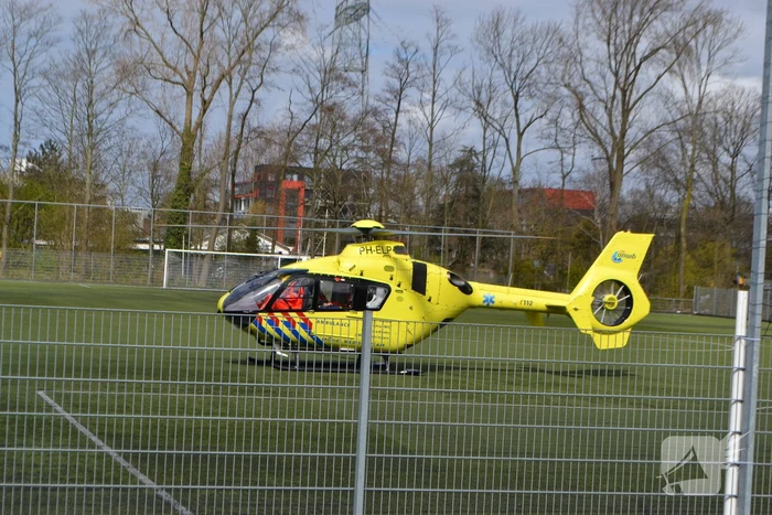 Dode in woning; kinderen naar ziekenhuis