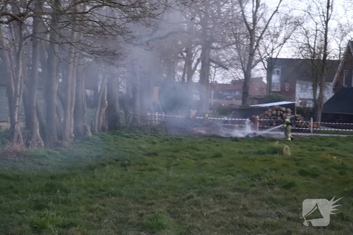 Veel rook bij brand in afvalhoop