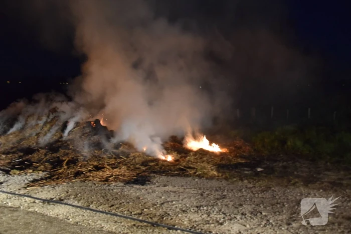Veel rookontwikkeling bij brand in hooibalen