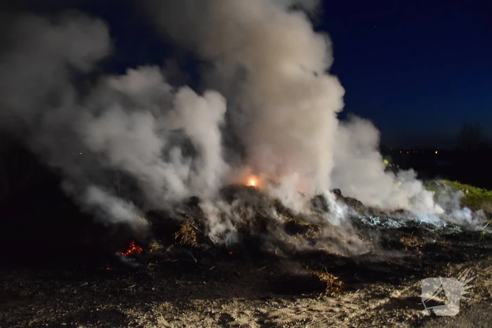 Veel rookontwikkeling bij brand in hooibalen