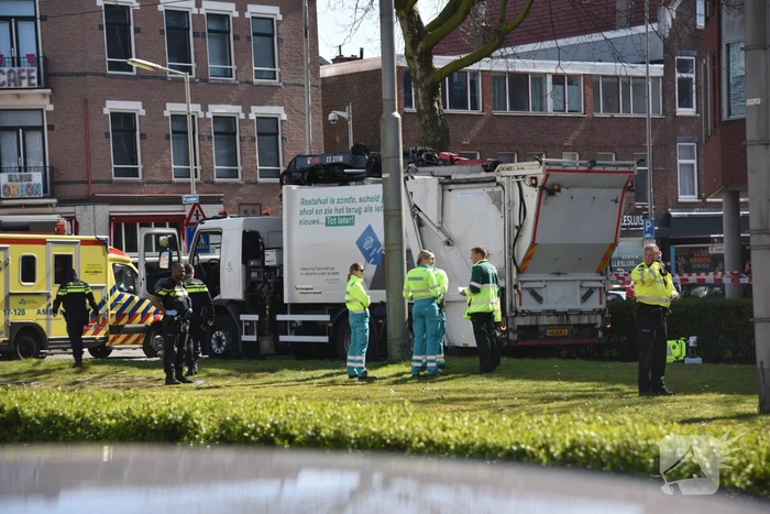 Vrouw (85) overleden na aanrijding met vuilniswagen