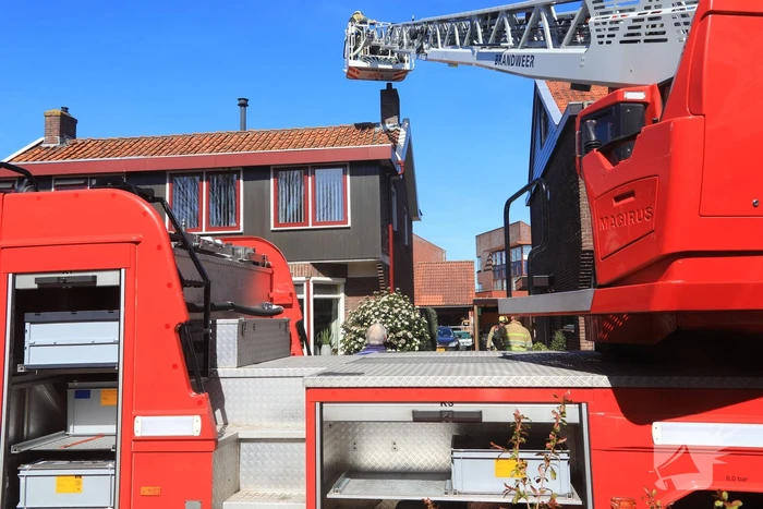 Woning vol rook bij brand in schoorsteen