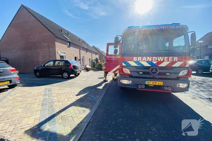 Veel rook uit woning na brand