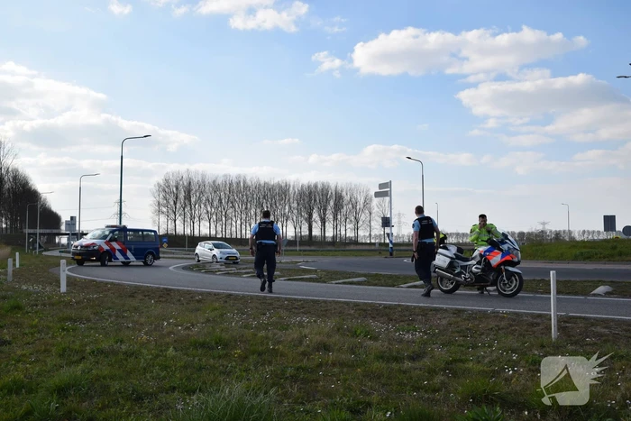 Motorrijder gaat onderuit en raakt gewond