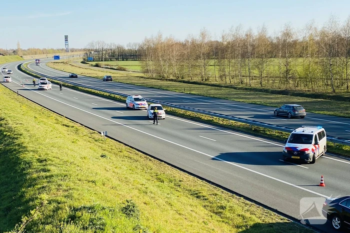 Man van viaduct gevallen, snelweg dicht