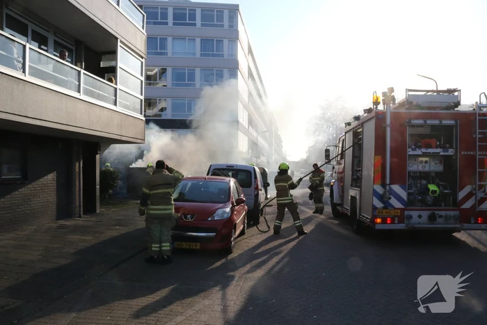 Veel rook bij brand in container
