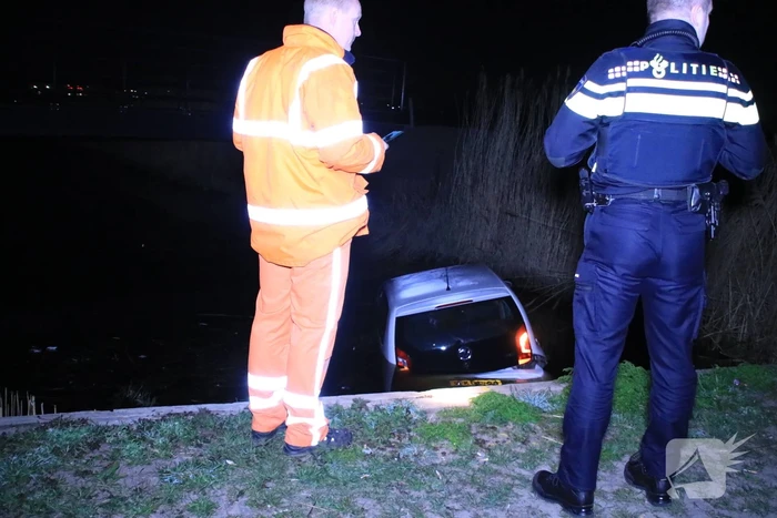 Auto te water geraakt