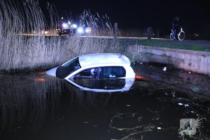 Auto te water geraakt