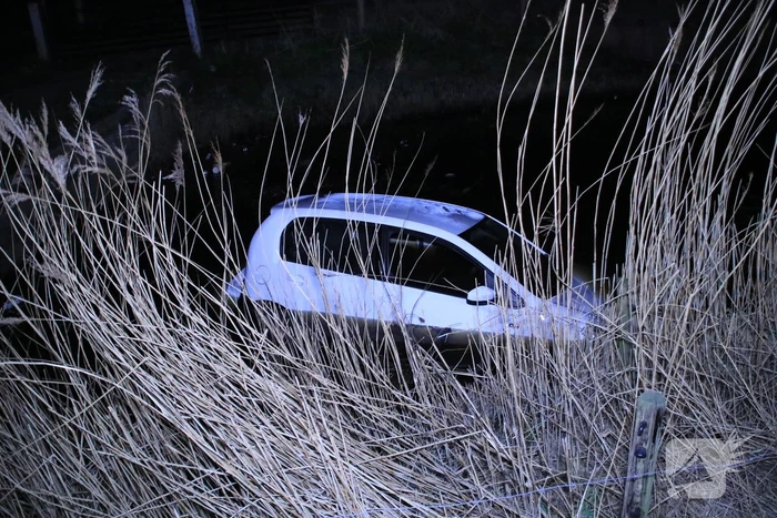 Auto te water geraakt