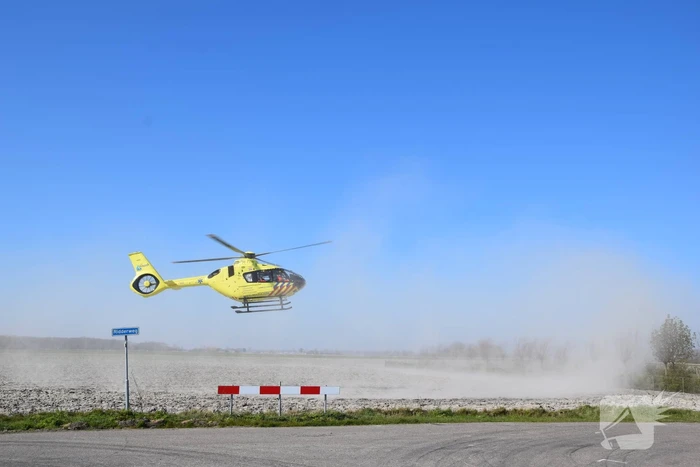 Traumahelikopter landt voor zwaargewonde fietser