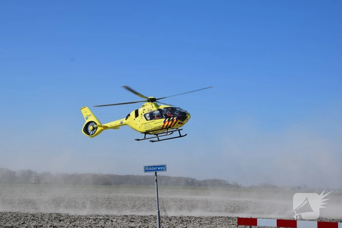 Traumahelikopter landt voor zwaargewonde fietser