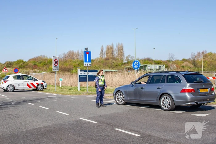 Landtong Rozenburg afgesloten door massale toestroom dagtoeristen