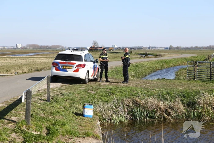 Jerrycans met mogelijk drugsafval aangetroffen