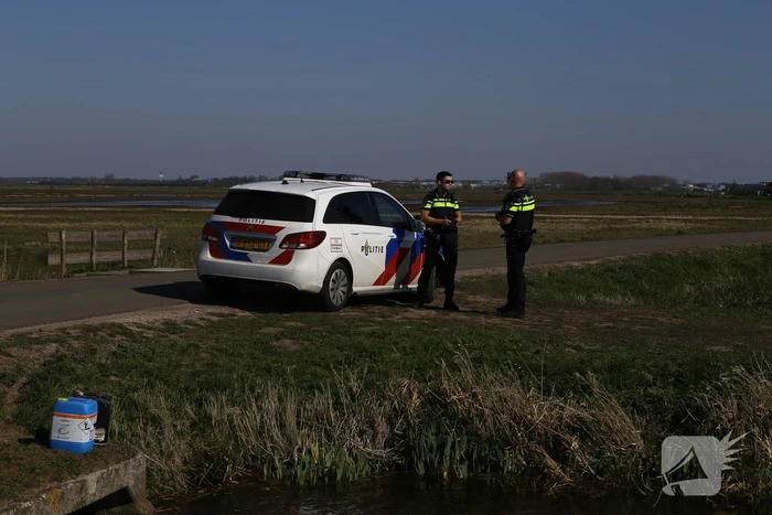 Jerrycans met mogelijk drugsafval aangetroffen