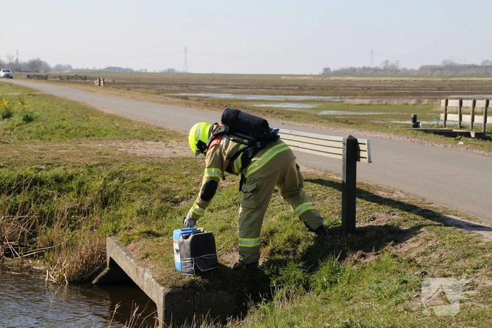 Jerrycans met mogelijk drugsafval aangetroffen