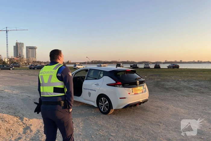 Strandboulevard Nesselande druk met bezoekers