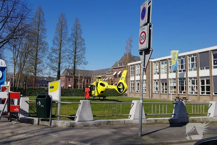 Traumahelikopter landt voor incident in bovenwoning